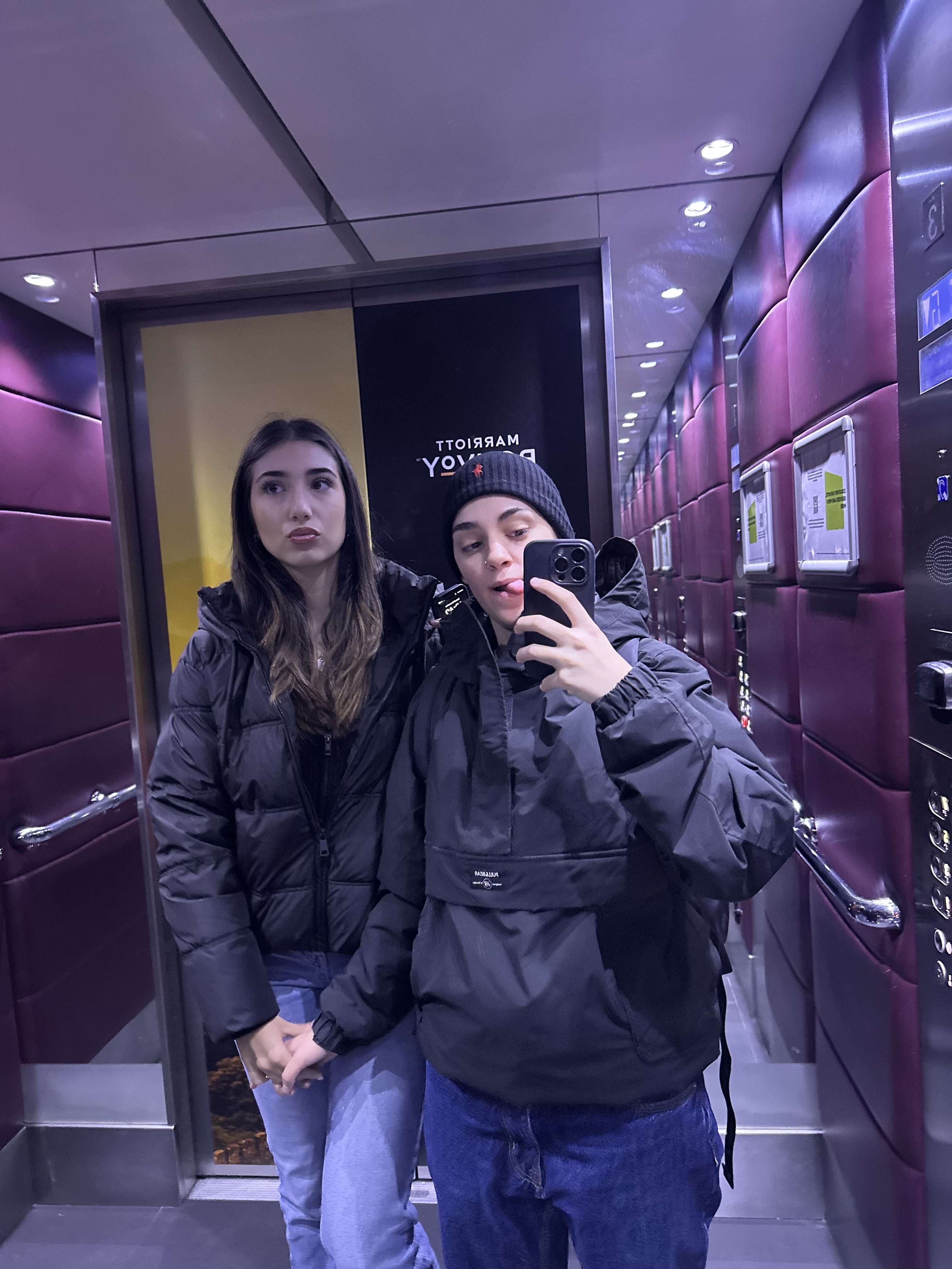 Souvenir dans un ascenseur